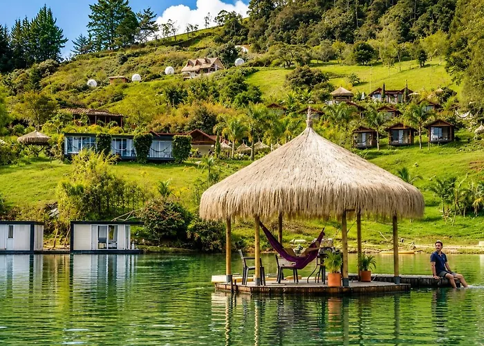 Hotel Pietrasanta Cabanas Frente A La Represa Penol Guatape