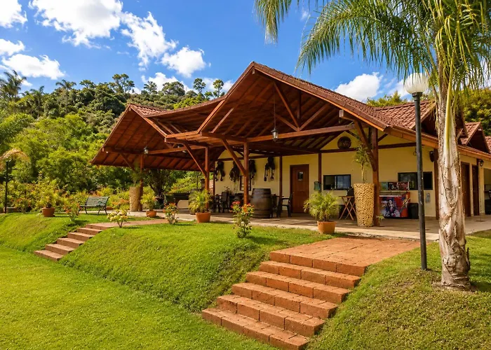 Hotel Pietrasanta Cabanas Frente A La Represa Penol Guatape